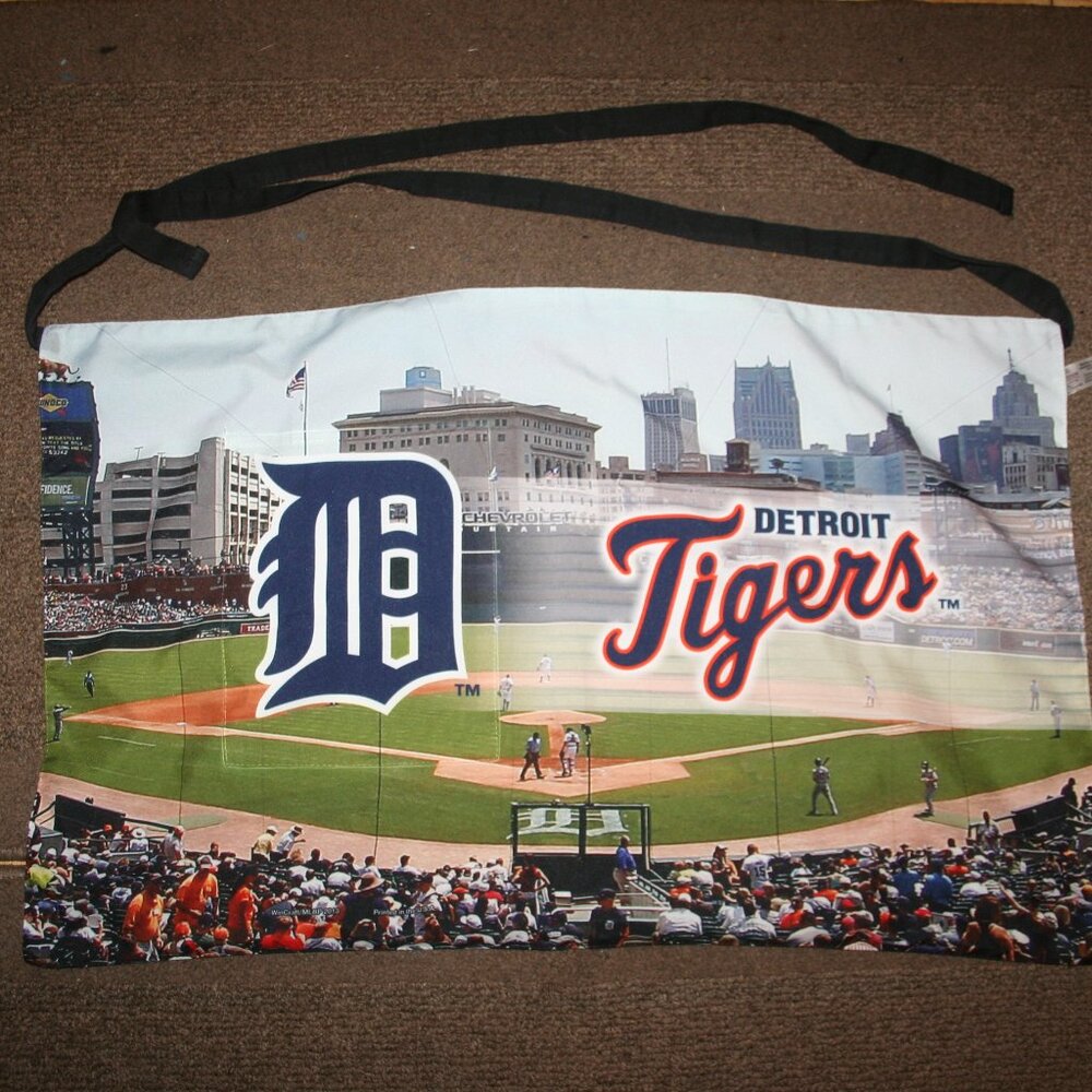 Detroit Tigers Cooking Barbaque Apron Grilling Tailgate Pocket McArthur